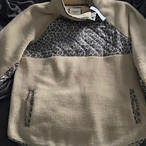 Abercrombie Asymmetrical Snap-Up Fleece - Picture 2 of 7